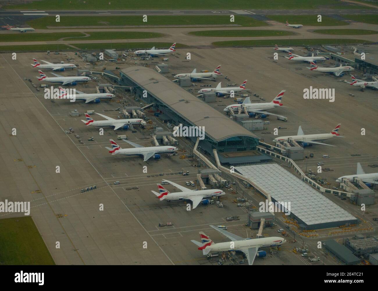 Aerei British Airways al centro dell'aeroporto Foto Stock