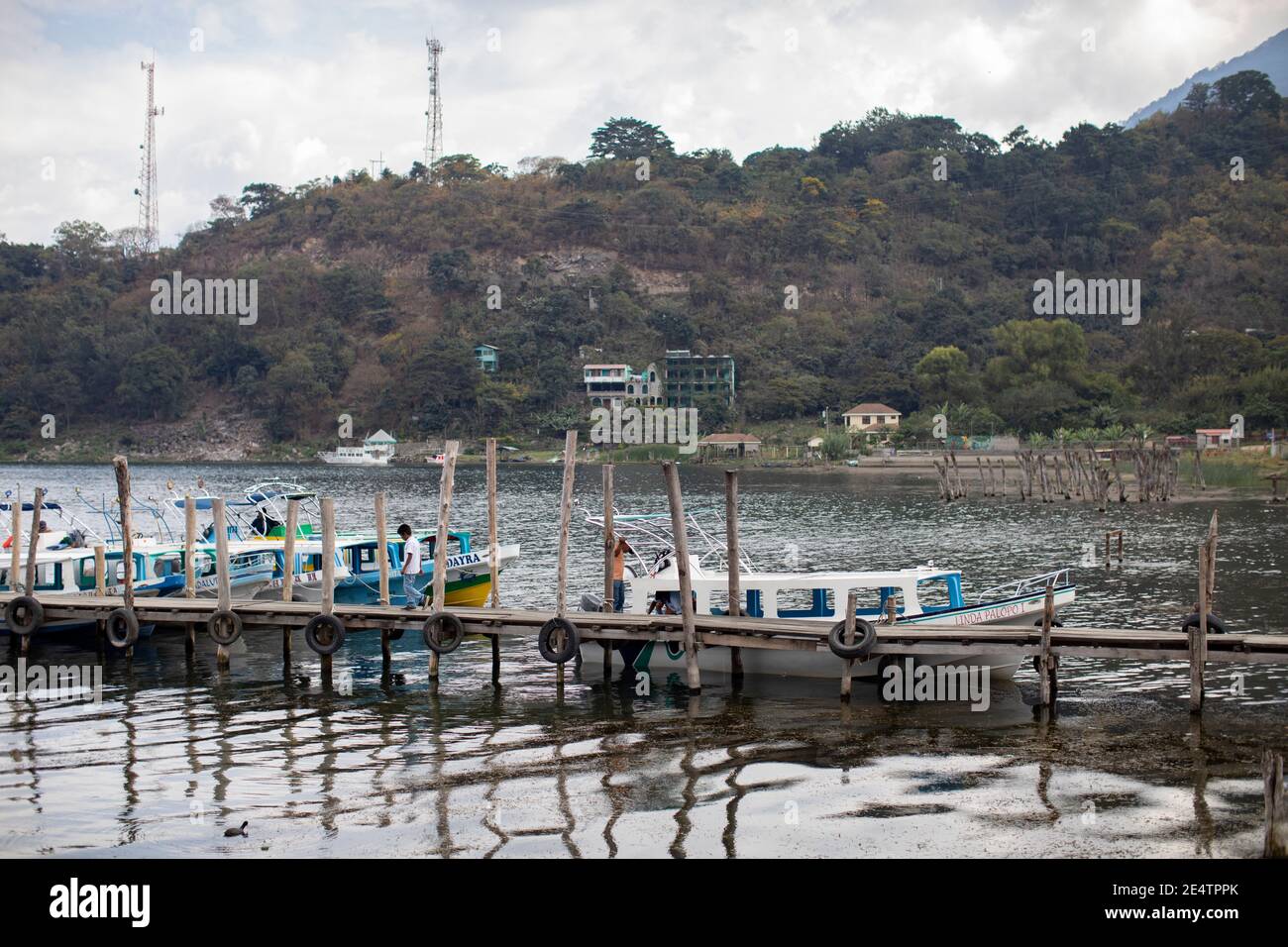 Splendido scenario sul lago Atitlán, Guatemala, America Centrale. Foto Stock