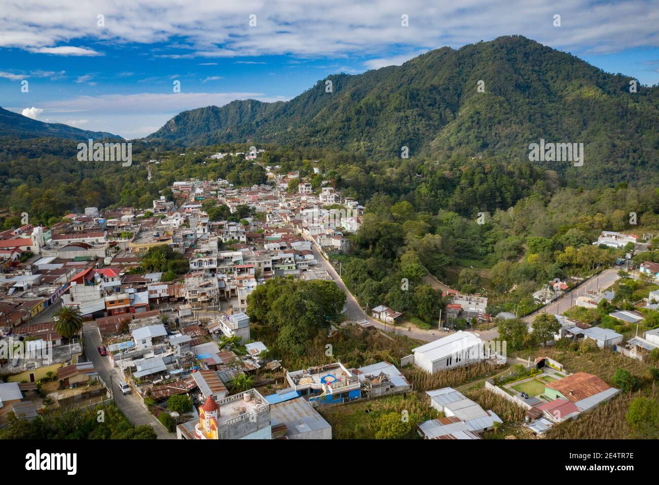 Vista aerea della città delle Highlands occidentali in Guatemala, America Centrale. Foto Stock