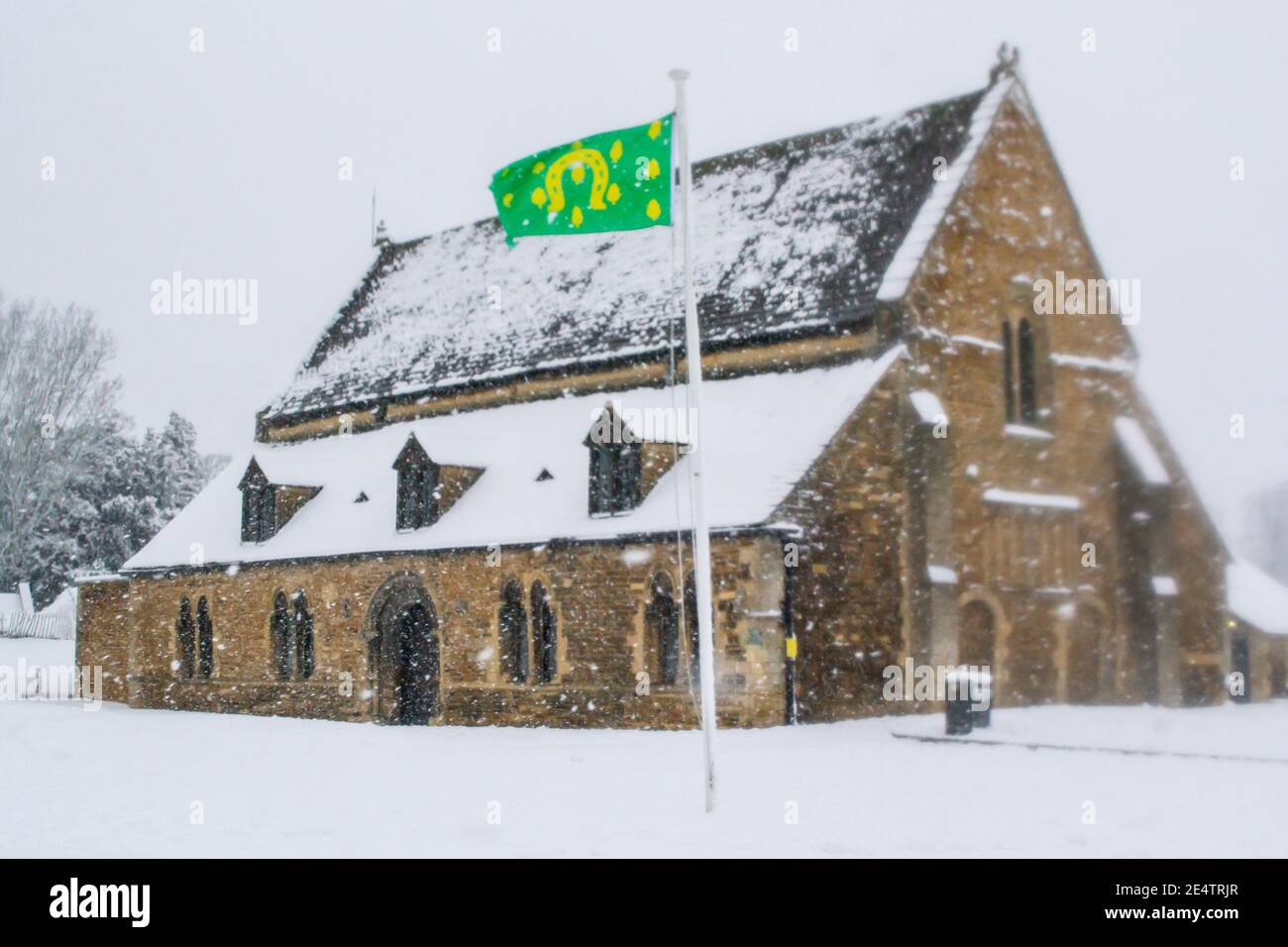 OAKHAM/RUTLAND, INGHILTERRA - 24 GENNAIO 2021: Castello di Oakham in una giornata innevata Foto Stock