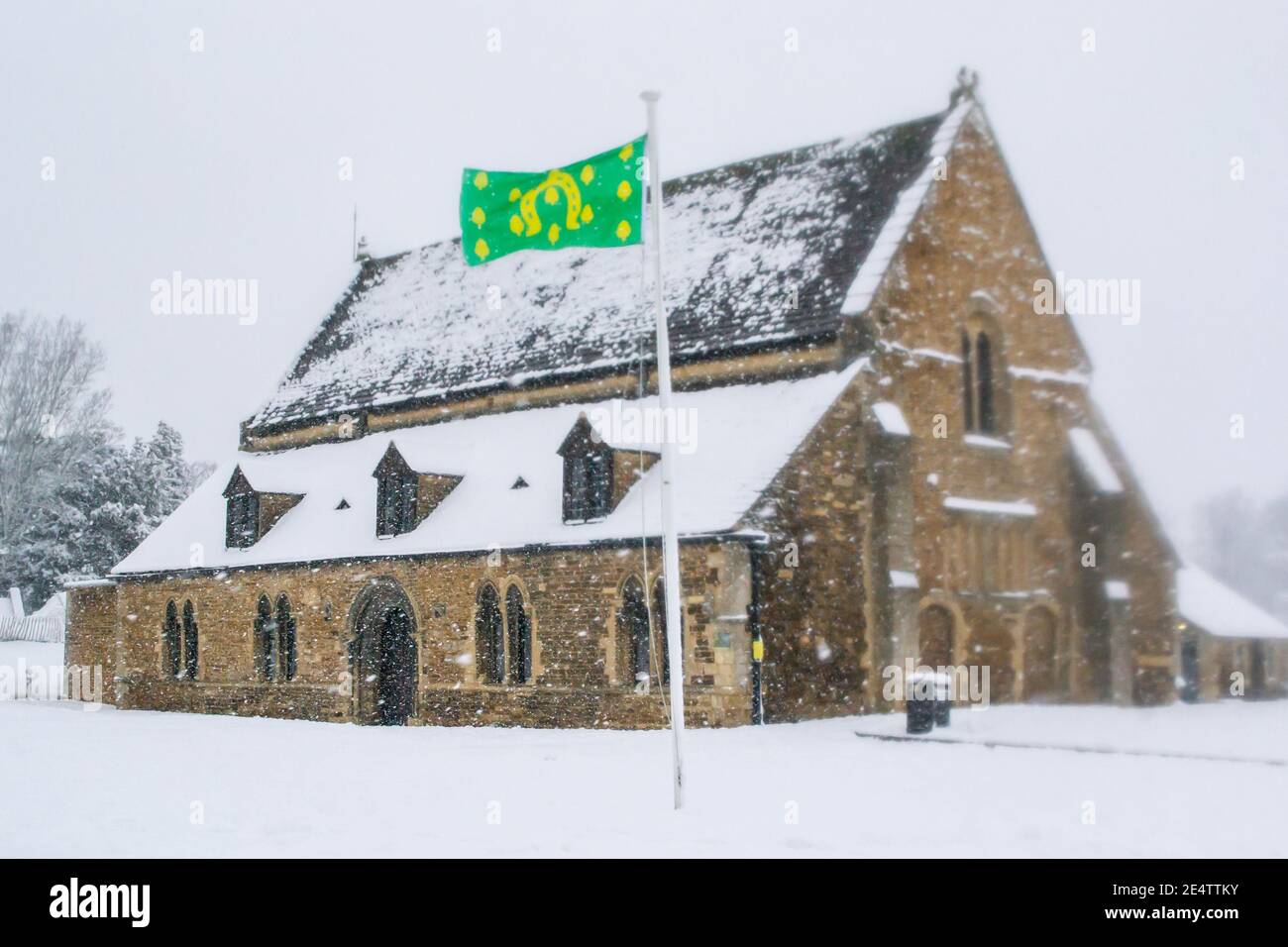OAKHAM/RUTLAND, INGHILTERRA - 24 GENNAIO 2021: Castello di Oakham in una giornata innevata Foto Stock