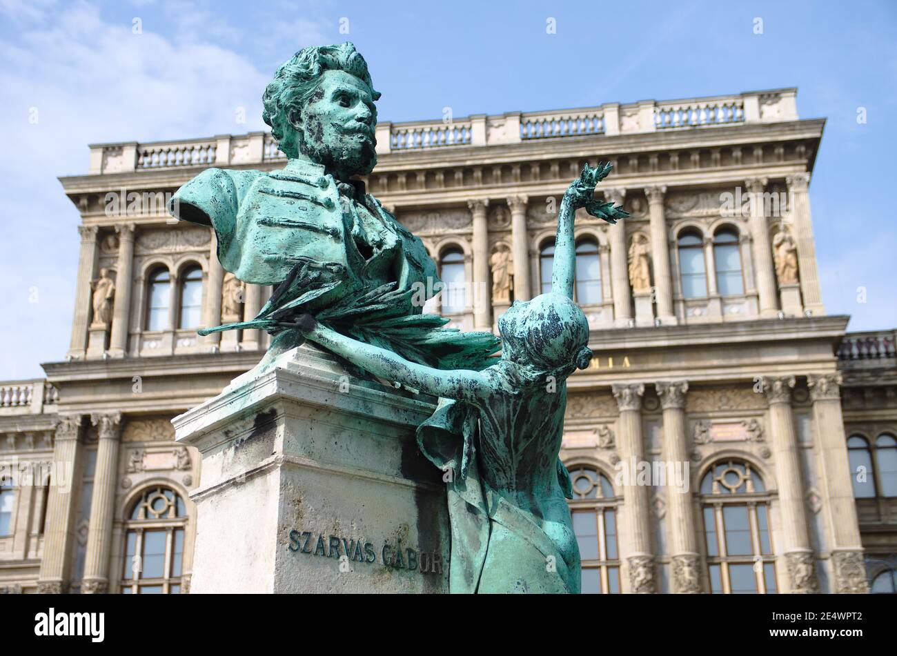 La statua di Gabor Szarvas, il linguista, fu la prima a combattere per la cultura della lingua ungherese, Budapest Foto Stock