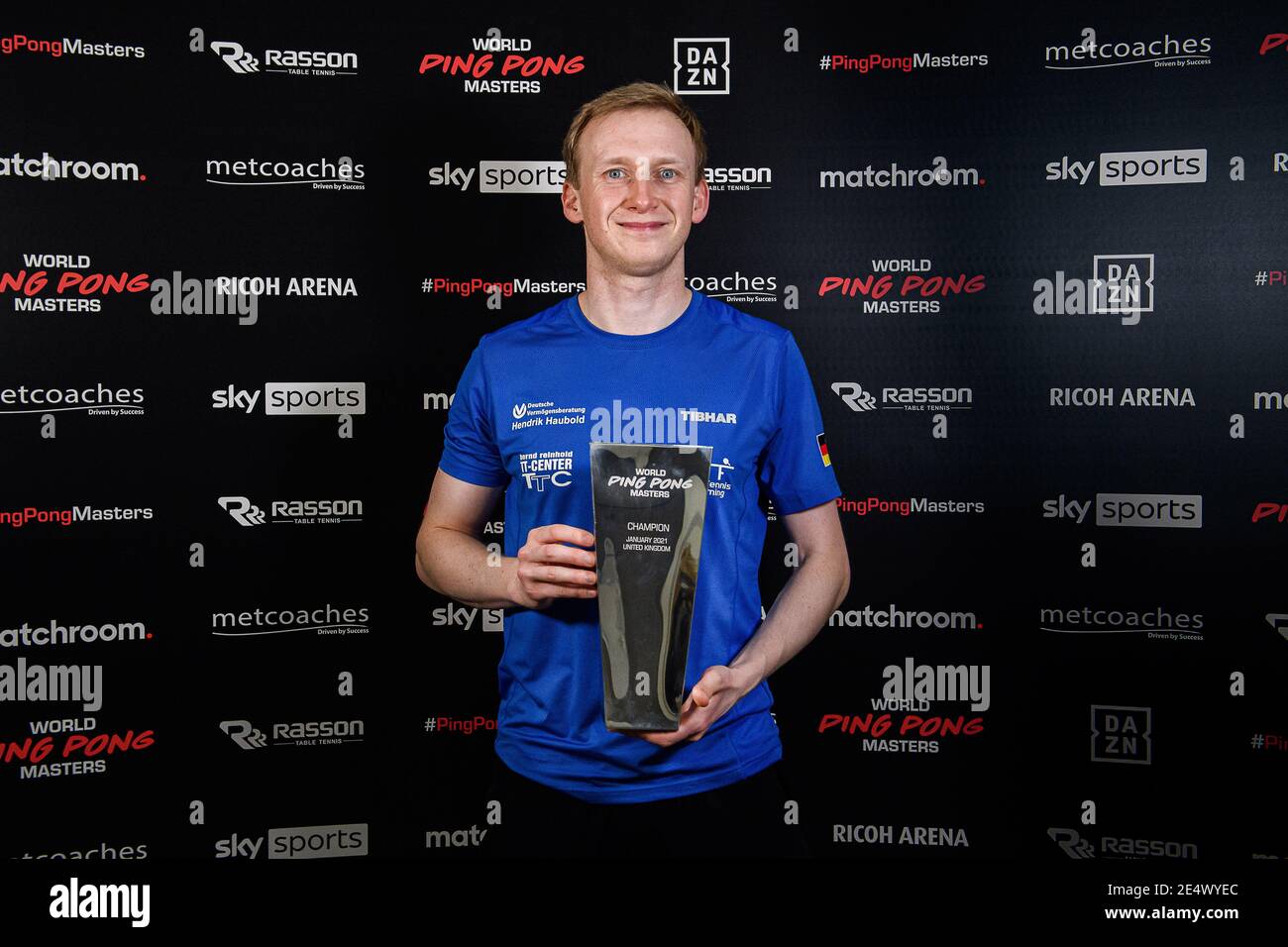 COVENTRY, REGNO UNITO. 24 gennaio 2021. Alexander Flemming (GER) festeggia dopo aver vinto la finale durante il 2021 World Ping Pong Masters alla Ricoh Arena domenica 24 gennaio 2021 a COVENTRY, INGHILTERRA. Credit: Taka G Wu/Alamy Live News Foto Stock