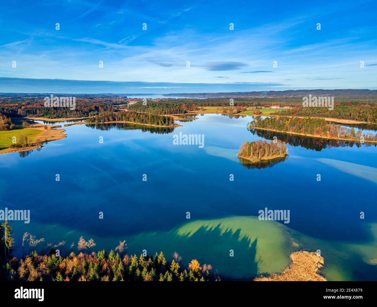 Lago di Grosser Ostersee, Osterseen, Laghi di Oster, Distretto dei cinque Laghi, alta Baviera, Baviera, Germania, Europa Foto Stock