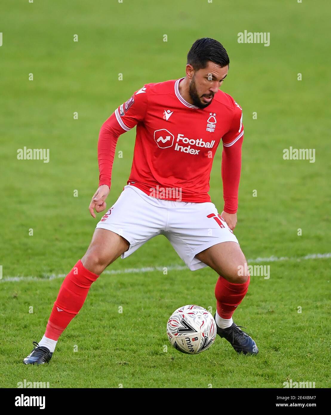Miguel Angel Guerrero di Nottingham Forest durante la quarta partita della Emirates fa Cup allo stadio Liberty di Swansea. Data immagine: Sabato 23 gennaio 2021. Vedi PA storia CALCIO Swansea. Il credito fotografico dovrebbe essere: Simon Galloway/PA Wire. RESTRIZIONI: SOLO USO EDITORIALE non utilizzare con audio, video, dati, elenchi di apparecchi, logo di club/campionato o servizi "live" non autorizzati. L'uso in-match online è limitato a 120 immagini, senza emulazione video. Nessun utilizzo nelle scommesse, nei giochi o nelle pubblicazioni di singoli club/campionati/giocatori. Foto Stock
