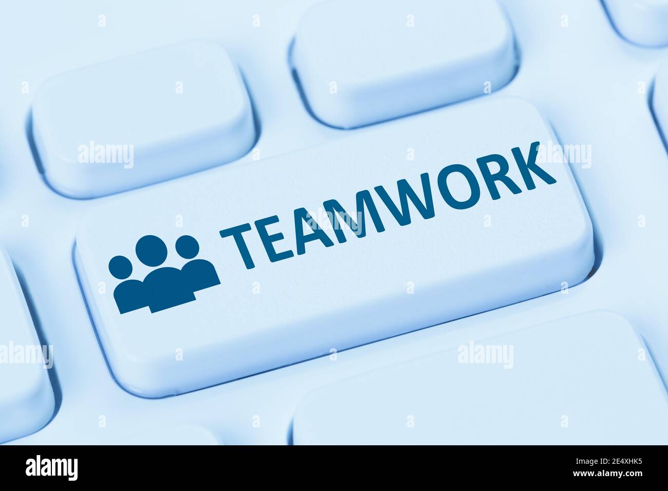 Lavoro di squadra che lavora insieme successo squadra di affari online computer tastiera Foto Stock