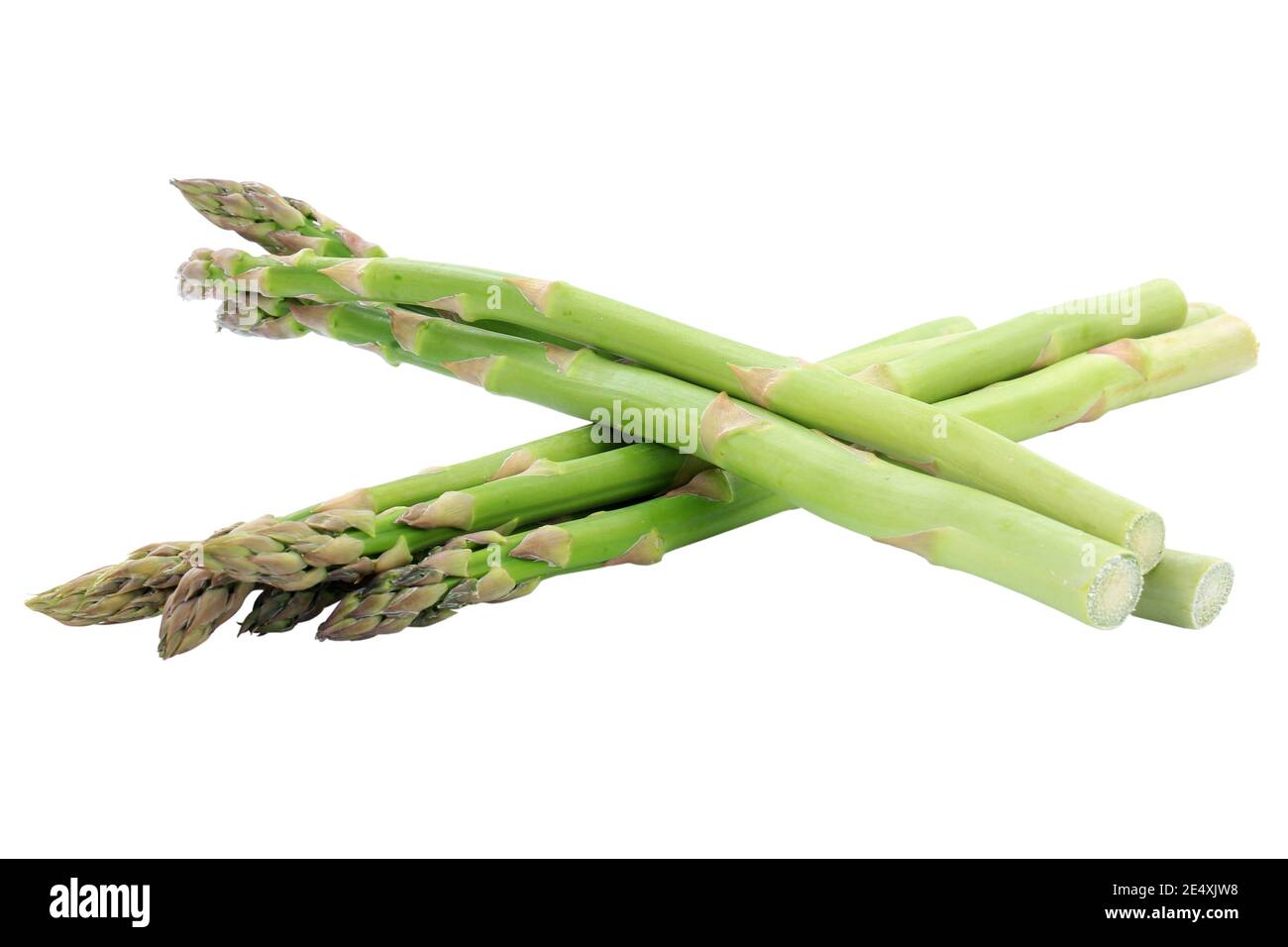 Asparagi verdi freschi cibo sano isolato su un bianco sfondo Foto Stock