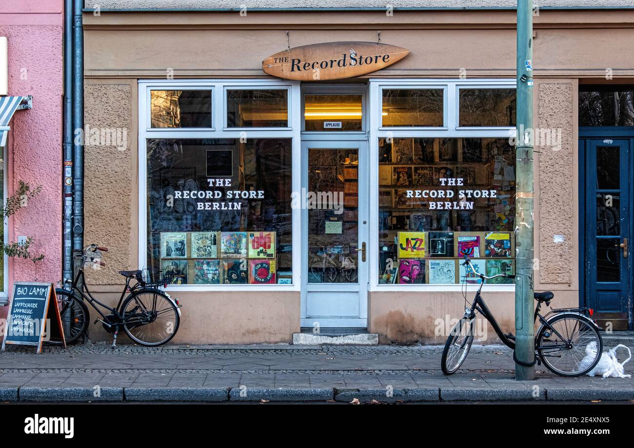 Il Record Store di Berlino. Negozio di vendita dischi in vinile rari e  collettibla, Invalidenstasse 148, Mitte, Berlino Foto stock - Alamy