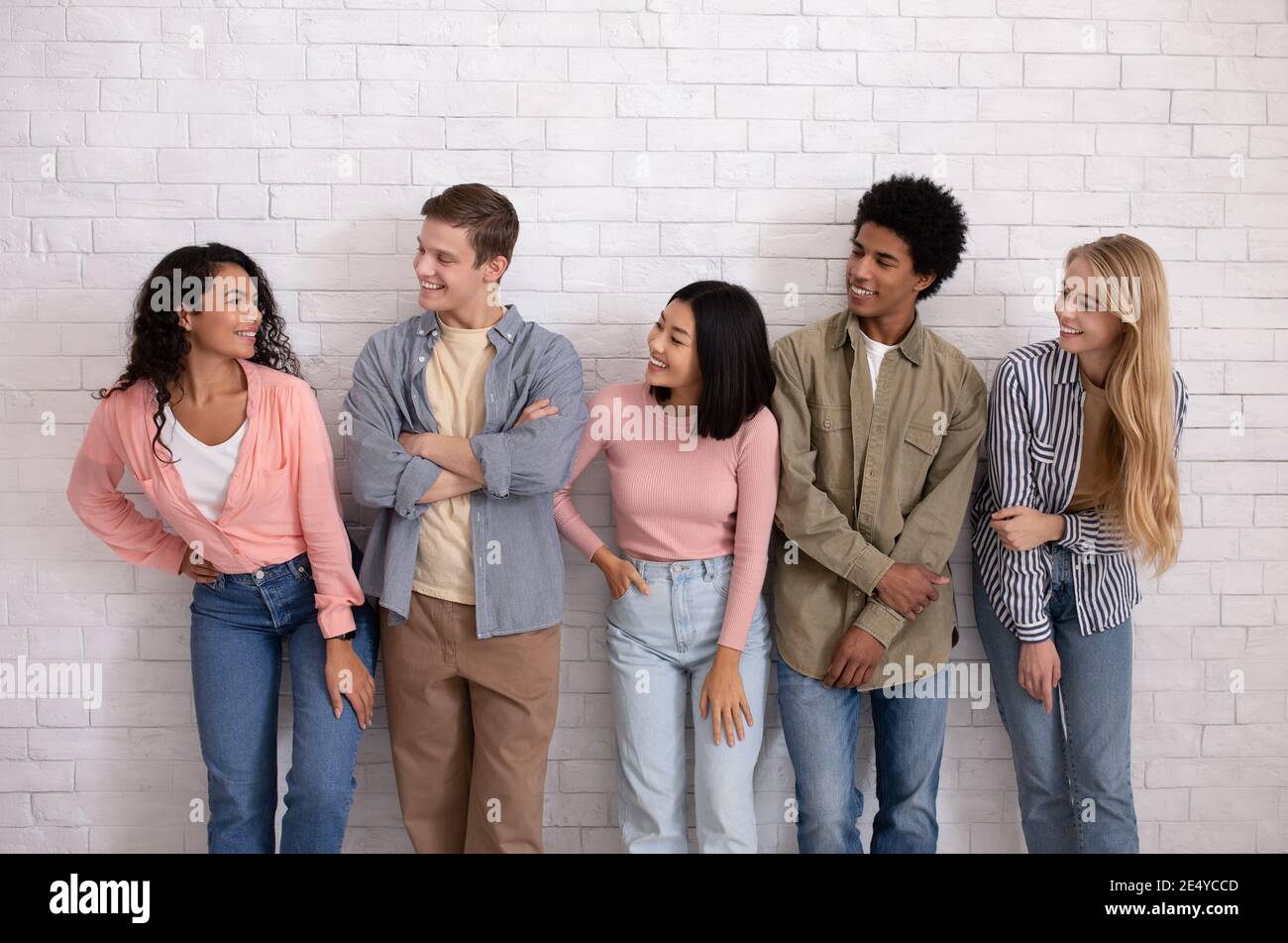 Interessante offerta e team, formazione e studio con il gruppo in università o università Foto Stock