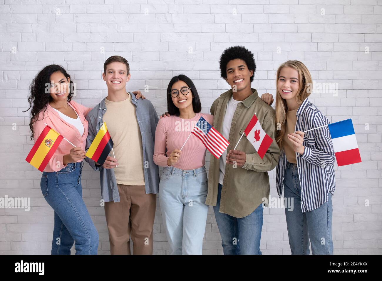 Immigrati di paesi diversi e scambi di studenti in scuole di lingua Foto Stock