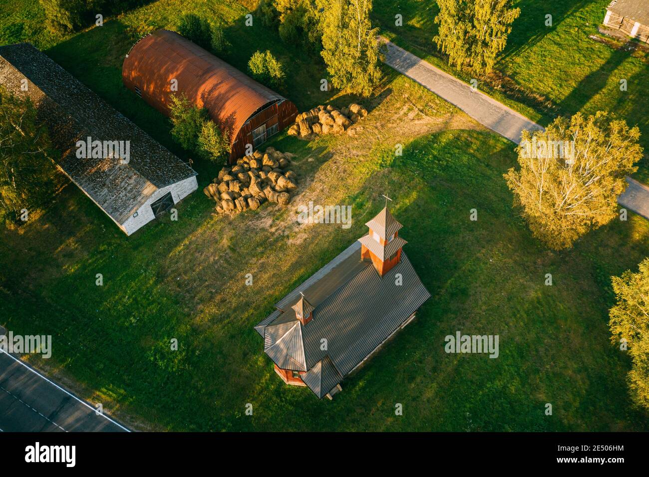 Perebrod'ye, distretto di Braslaw, Vitebsk Voblast, Bielorussia. Veduta aerea del Tempio Cattolico del cuore di Gesù Foto Stock