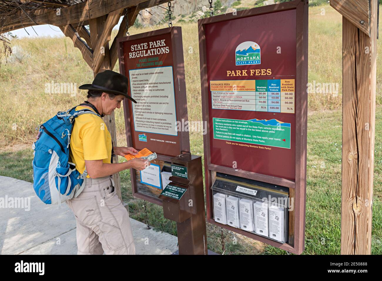 Tariffe per il parco turistico a pagamento presso il Pictograph Cave state Park, Billings, Montana, USA Foto Stock