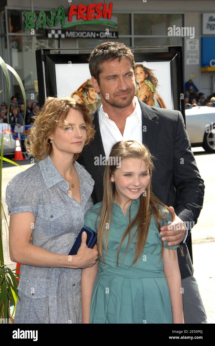 (L-R) Jodie Foster, Gerald Butler e Abigail Bressin in arrivo per la prima mondiale di 'Nim's Island' al Grauman's Chinese Theatre di Hollywood, CA, USA domenica 30,2008 marzo. Foto di David Miller/ABACAPRESS.COM Foto Stock