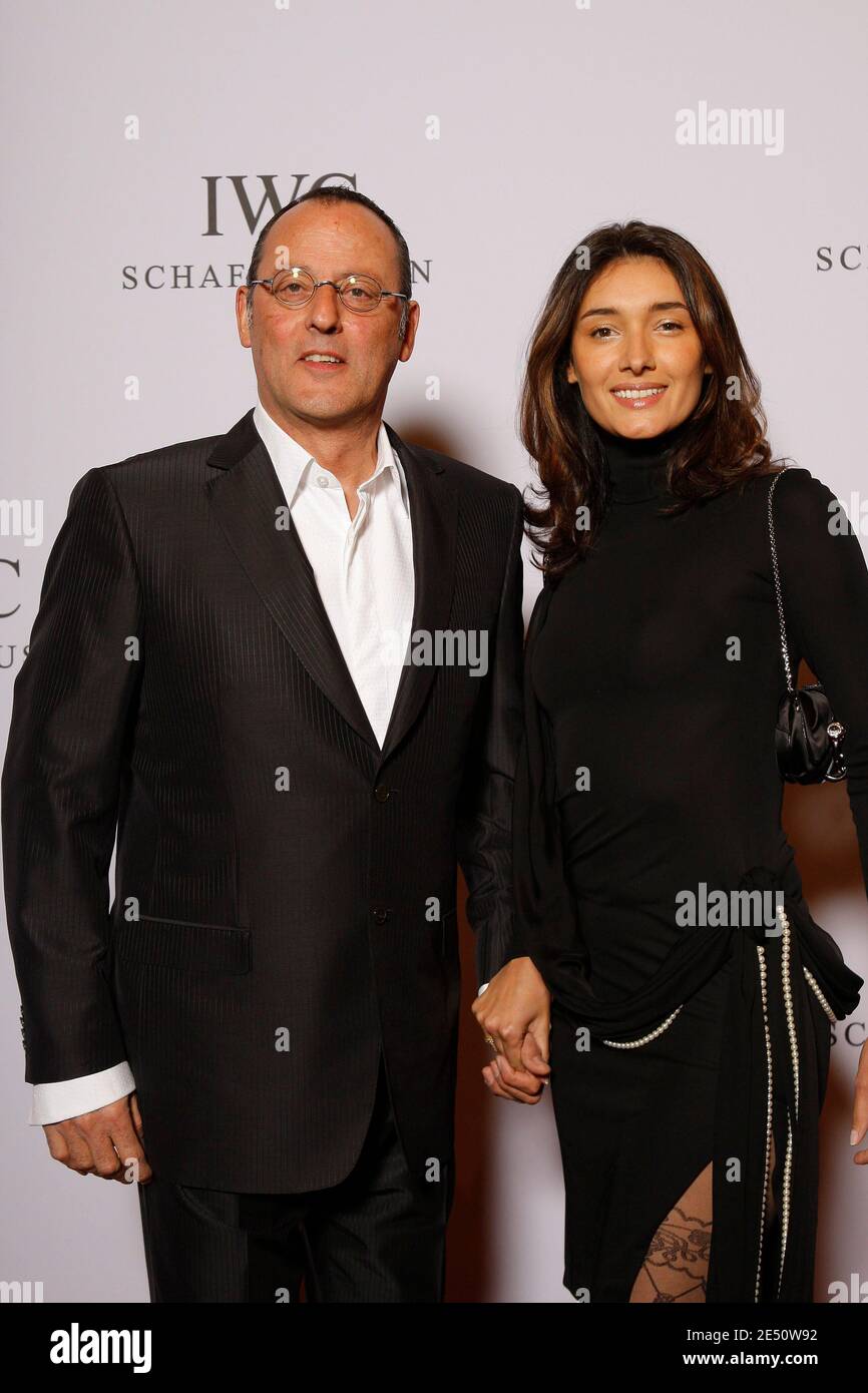 L'attore Jean Reno e la moglie Zofia Borucka partecipano all'evento di gala 'The Crossing' ospitato dall'IWC Schaffhausen tenutosi presso il Palaexpo di Ginevra, in Svizzera, l'8 aprile 2008. Foto di Thierry Orban/Cameleon/ABACAPRESS.COM Foto Stock