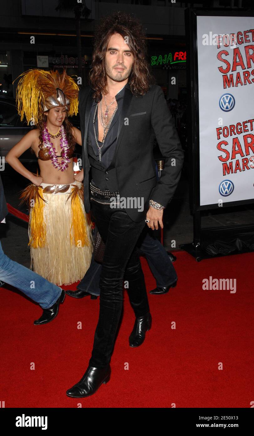 Russell Brand partecipa alla prima di 'Fudgetting Sarah Marshall' che si tiene presso il Chinese Theatre di Hollywood, CA, USA il 10 aprile 2008. Foto di Lionel Hahn/ABACAPRESS.COM Foto Stock