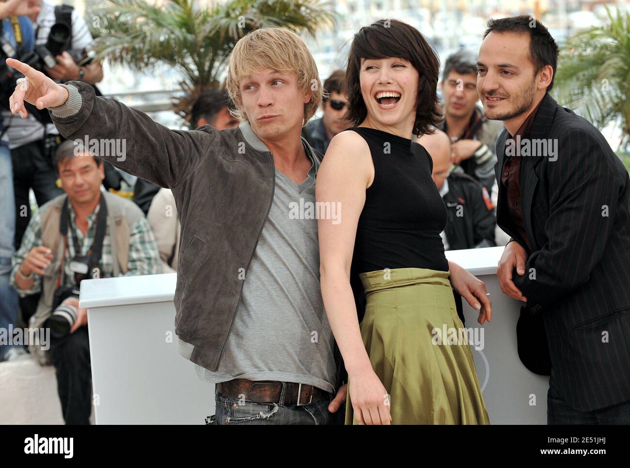 (L-R) l'attore Fabrizio Rongione, l'attrice Arta Dobroshi e l'attore Jeremie Renier partecipano alla fotocellula 'le Silence De Lorna' al Palais des Festivals durante il 61° Festival Internazionale del Cinema di Cannes il 19 maggio 2008 a Cannes, Francia. Foto di Hahn-Nebinger-Orban/ABACAPRESS.COM Foto Stock