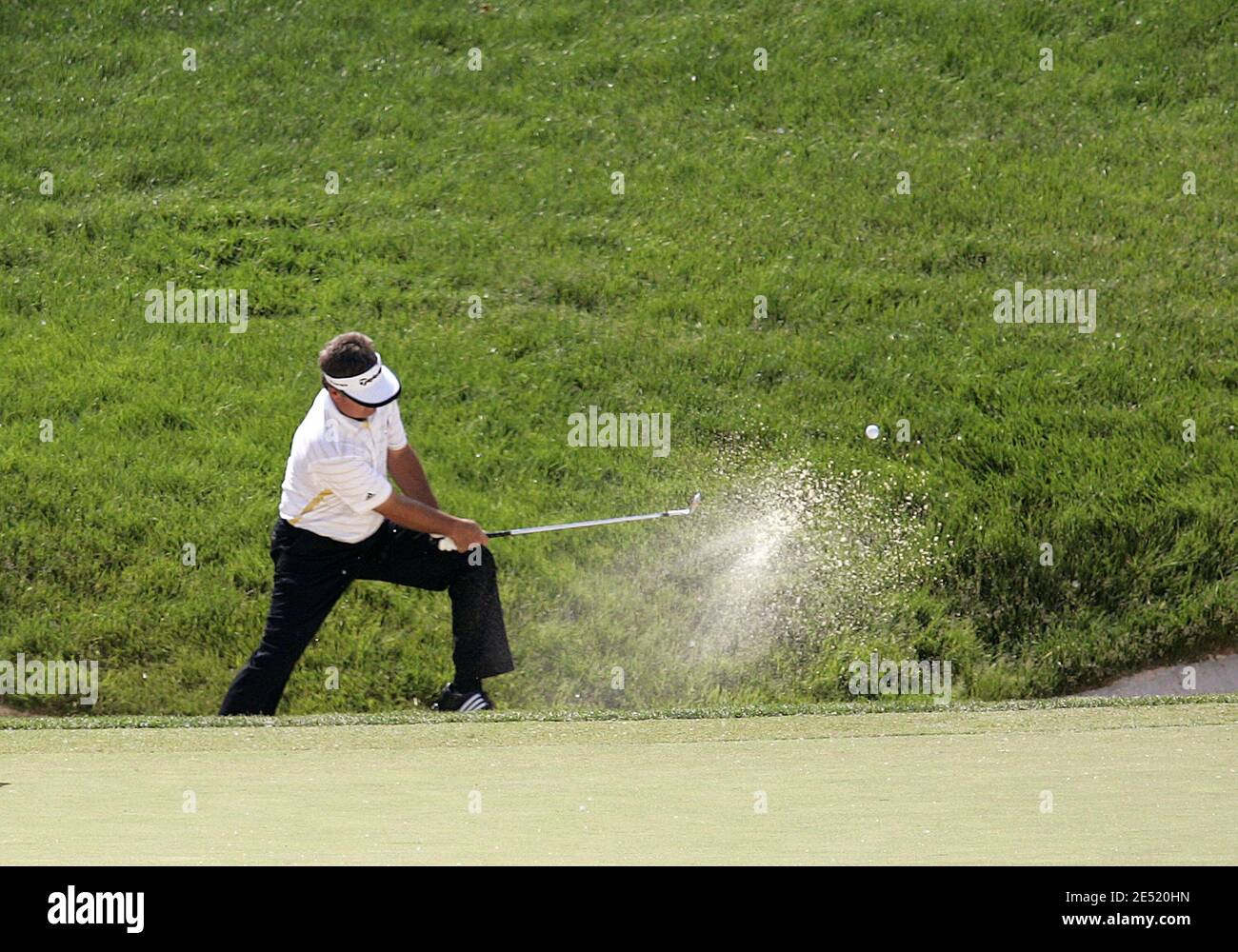 Kenny Perry in azione sulla dodicesima buca durante l'ultimo round del Memorial Tournament al Muirfield Village Golf Club di Dublino, OH, USA il 1° giugno 2008. Foto di Scott Terna/Cal Sport Media/Cameleon/ABACAPRESS.COM Foto Stock