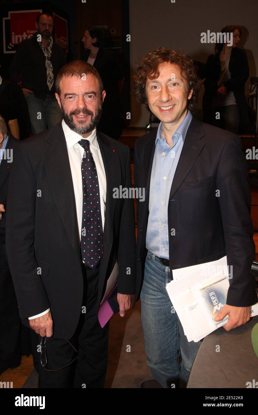 "Il presidente di radio France Jean-Paul Cluzel e Stephane Bern posano durante il 50° compleanno del programma radiofonico "le jeu des 1000 euro"; Parigi, Francia, il 5 giugno 2008. Foto di Benoit Pinguet/ABACAPRESS.COM' Foto Stock