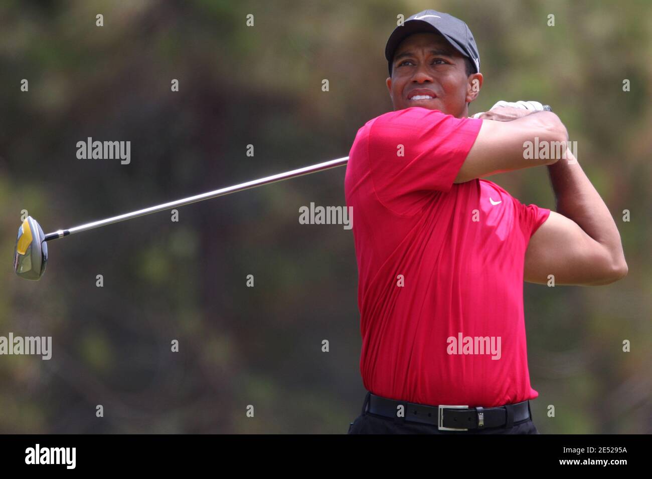 Tiger Woods in azione durante il playoff di lunedì per gli US Open al campo da golf Torrey Pines di la Jolla, CA, USA il 16 giugno 2008. Foto di Alan Smith/Cal Sport Media/Cameleon/ABACAPRESS.COM Foto Stock