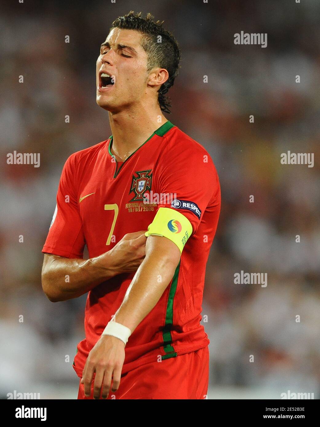 Il portoghese Cristiano Ronaldo durante l'Euro 2008, finale del quarto del Campionato europeo UEFA, Portogallo contro Germania allo stadio St. Jakob-Park di Basilea, Svizzera, il 19 giugno 2008. La Germania ha vinto 3-2. Foto di Steeve McMay/Cameleon/ABACAPRESS.COM Foto Stock