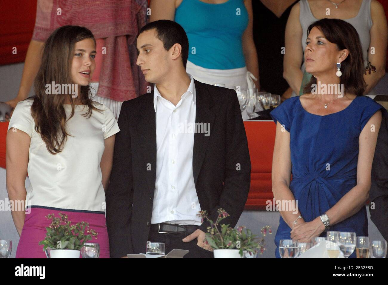 Charlotte Casiraghi, il suo fidanzato Alex Dellal e la principessa Caroline di Monaco, frequentano il salto internazionale di Monte-Carlo, a Port Hercule, Monaco, il 28 giugno 2008. Phot di Thierry Orban/ABACAPRESS.COM Foto Stock