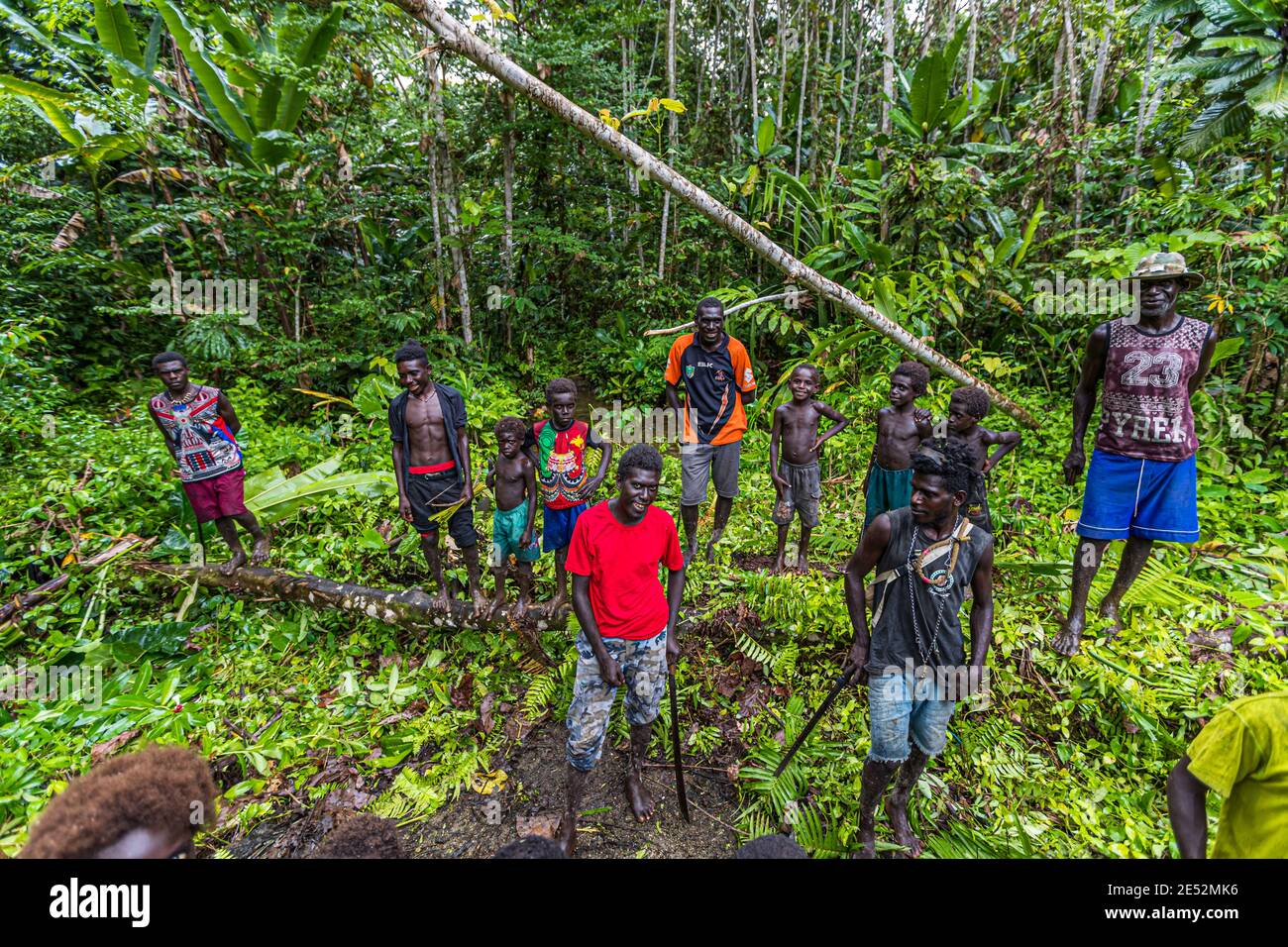 Rack di aerei dell'ammiraglio giapponese Yamamoto nella giungla di Bougainville, Papua Nuova Guinea Foto Stock