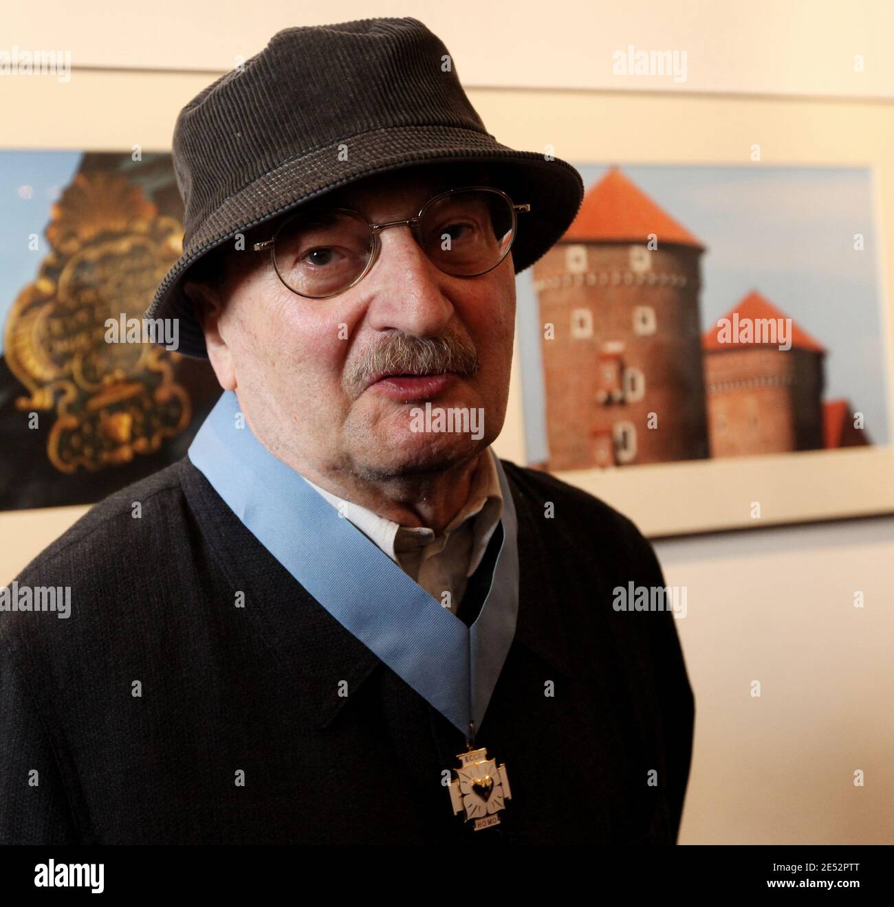 Cracovia, Polonia - 27 marzo 2012: Slawomir Mrozek a Cracovia. Incontro con i lettori e la prima di Slawomir Mrozek ultimo libro a Cracovia a Wawel. Foto Stock