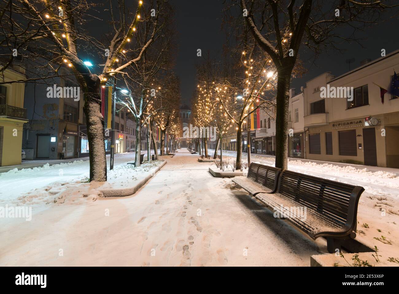 Kaunas, Lituania 01-26-2021 bella mattina invernale nella città di Kaunas sulla Freedom Alley. Foto Stock