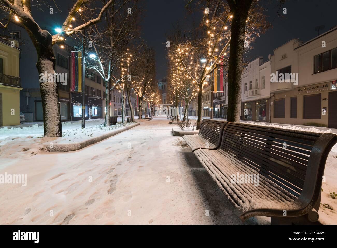 Kaunas, Lituania 01-26-2021 bella mattina invernale nella città di Kaunas sulla Freedom Alley. Foto Stock