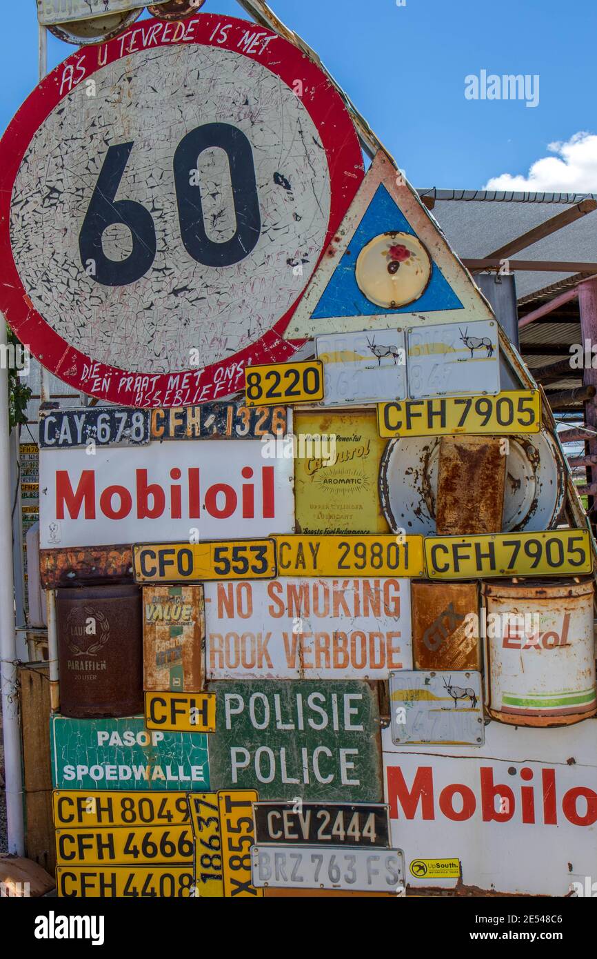 Kakamas, Sud Africa - Die Pienk Padstal è un locale/caffetteria a bordo strada dove i viaggiatori più stanchi possono acquistare bevande per il loro viaggio Foto Stock
