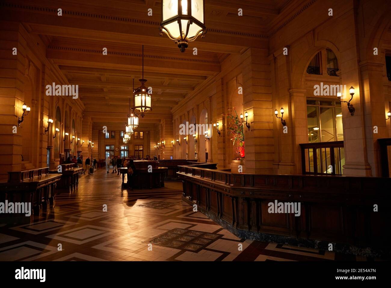 La sala d'ingresso del Centro Culturale CCK (ex sede dell'Ufficio postale Argentina), Buenos Aires, Argentina. Foto Stock