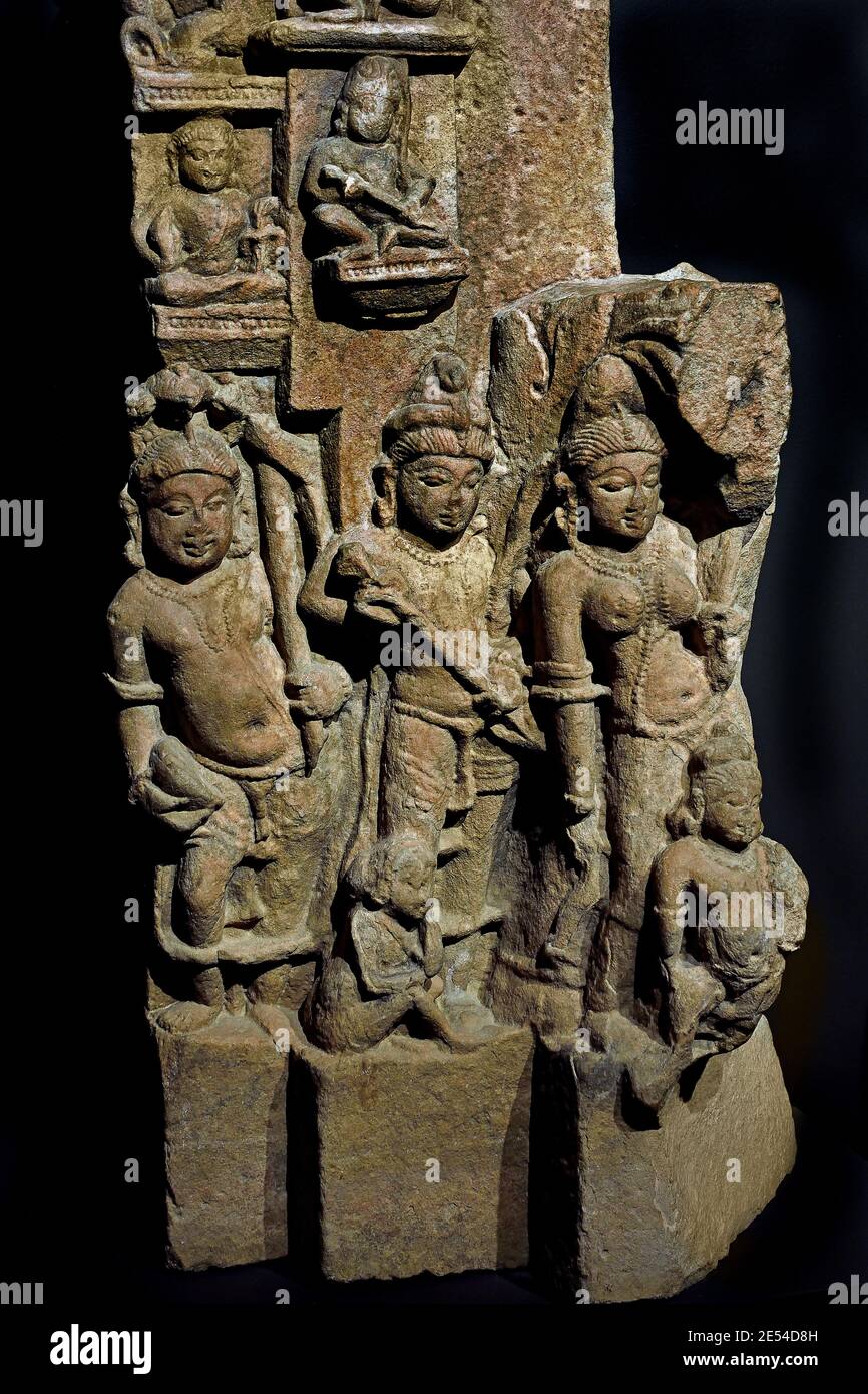 Cinque delle dieci incarnazioni di pietra arenaria di Vishnu DECCAN INDIA (900-1190) Indiano Foto Stock