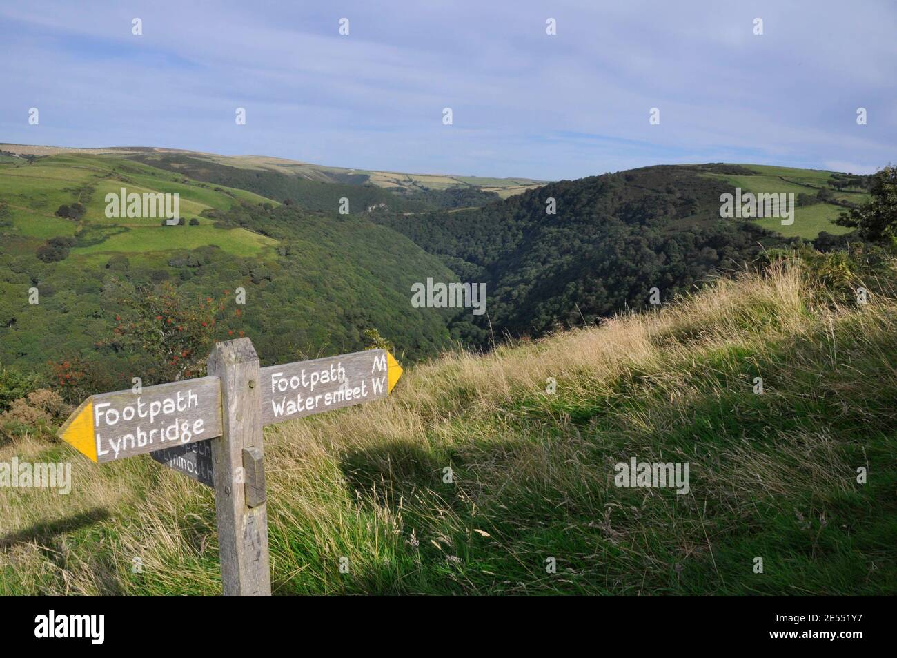 Una vista sulla East Lyn River Valley sul Sentiero superiore da Lynmouth a Watersfeet.Devon.UK Foto Stock