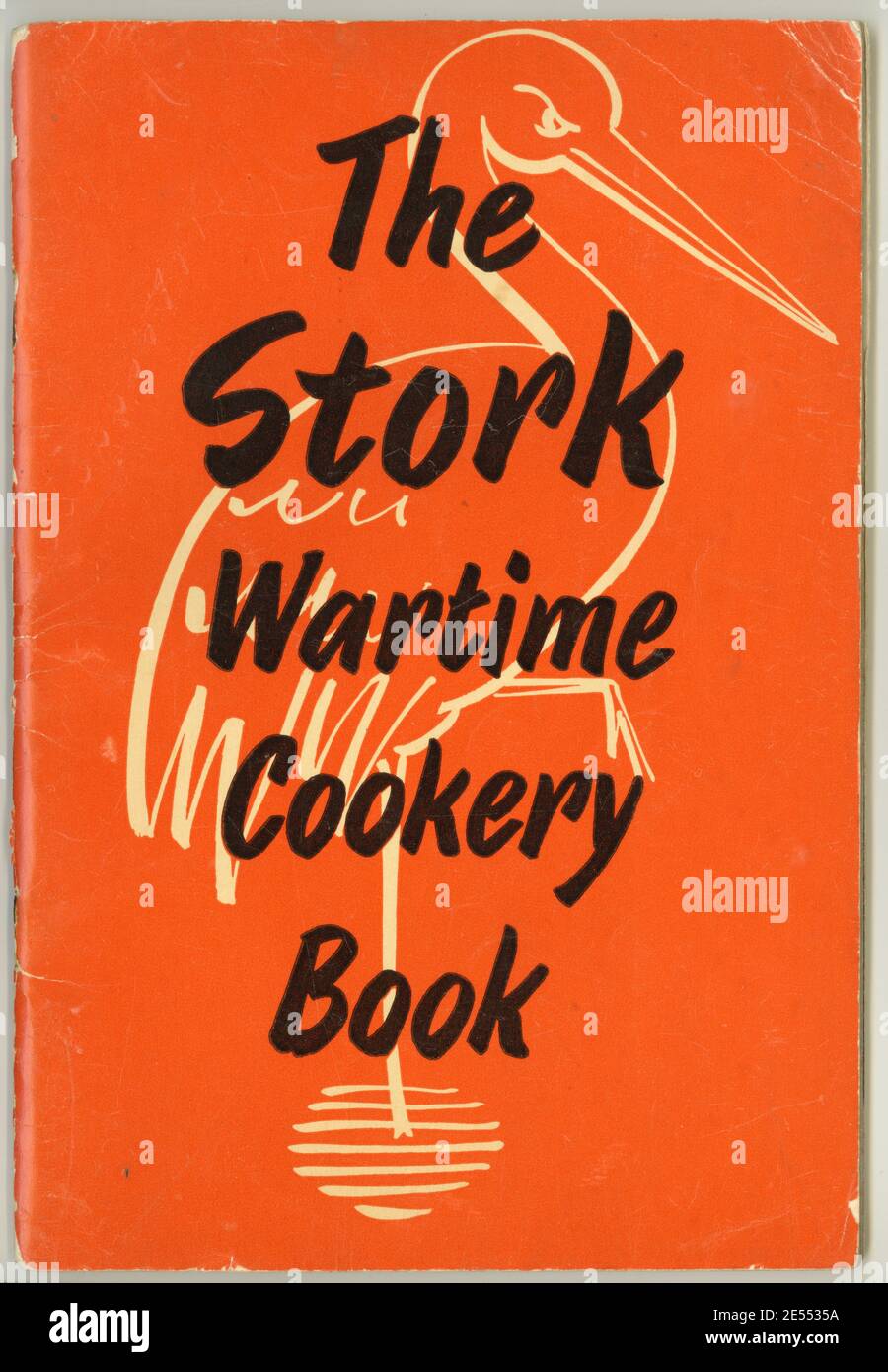 The Stork Wartime Cookery Book, scritto da Susan Croft, Londra, è un opuscolo promozionale pubblicato dalla Stork Margarine Company, Regno Unito, che menziona incursioni aeree e guardiani A.R.P. quindi risale al 1940-41 circa (The Blitz). Foto Stock