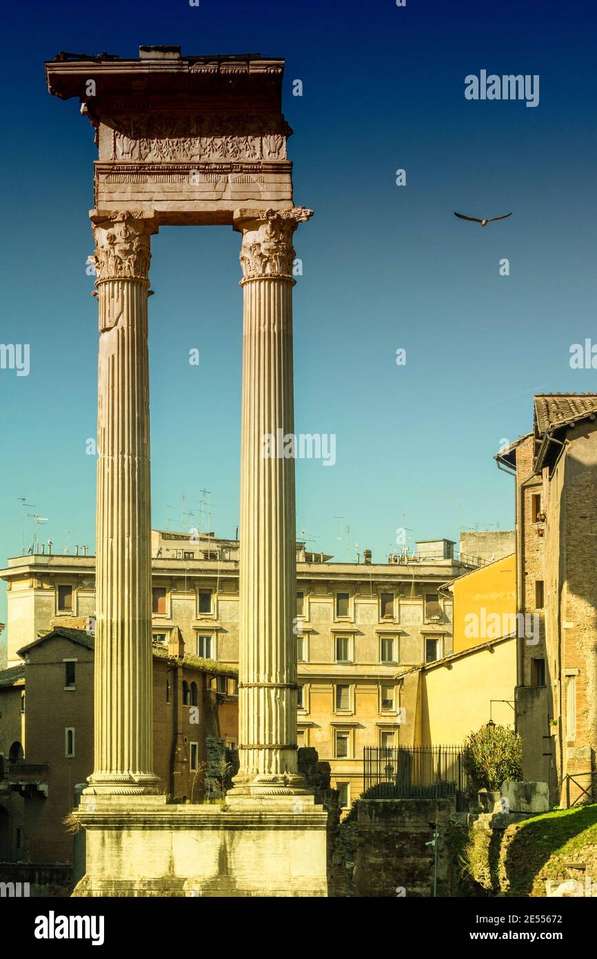 Die Hauptstadt Italiens, ist eine kosmopolitische Großstadt, die fast 3.000 Jahre Kunstgeschichte, Architektur und Kultur vorweisen kann. Foto Stock