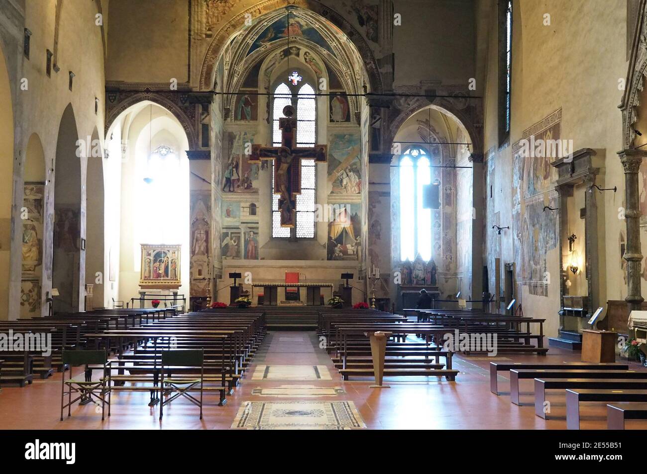 Italia, Toscana, Arezzo, 26 gennaio 2021 : Basilica di San Francesco, gli affreschi 'le Storie della vera Croce' dipinti da Piero della Francesca, riaprendosi oggi dopo la chiusura dovuta alla pandemia del covid-19. Foto © Daiano Cristini/Sintesi/Alamy Live News Foto Stock