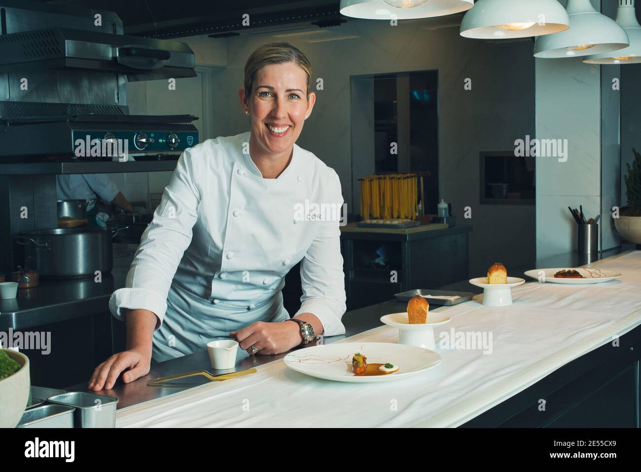Clare Smyth, chef del ristorante Core by Clare Smyth nel quartiere di Notting Hill a Londra, Regno Unito Foto Stock