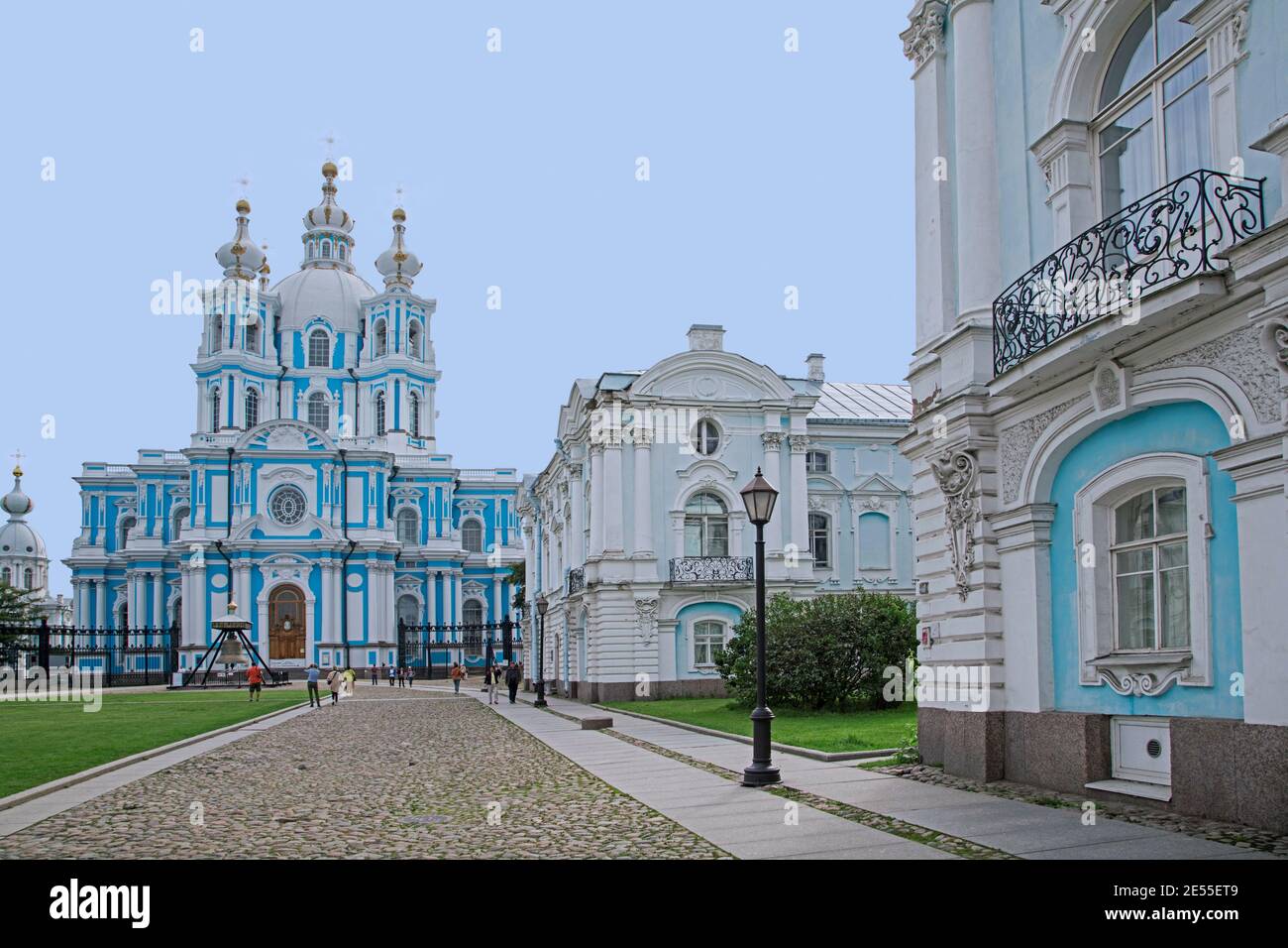 Cattedrale di Smolny / Convento Smolny della Resurrezione su Ploschad Rastrelli / Piazza Rastrelli nella città di San Pietroburgo, Russia Foto Stock Cattedrale di Smolny / Convento Smolny della Resurrezione su Ploschad Rastrelli / Piazza Rastrelli nella città di San Pietroburgo, Russia Foto Stock
