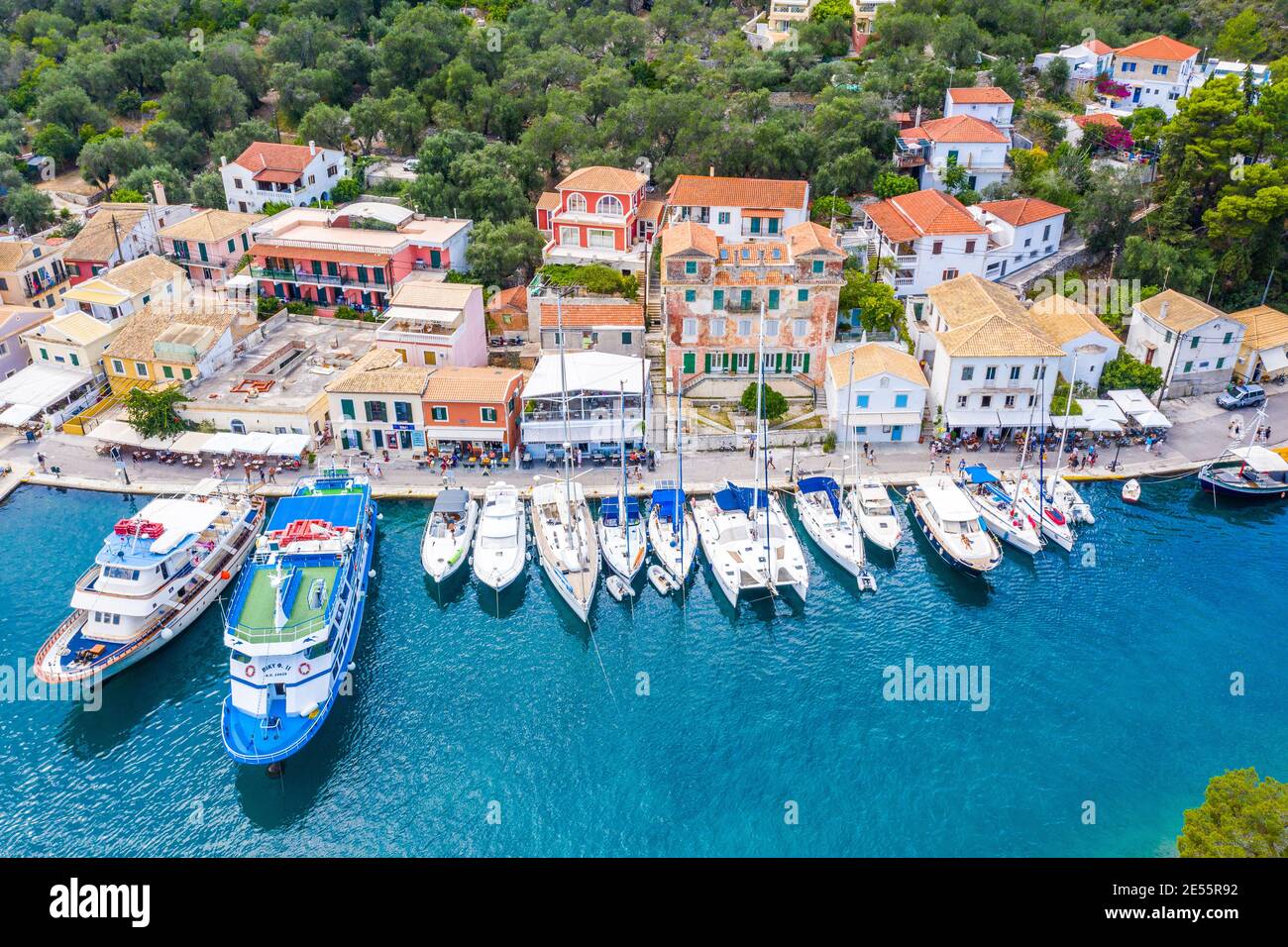 Scatto aereo del porto beatiful di Paxoi in Grecia. Foto Stock