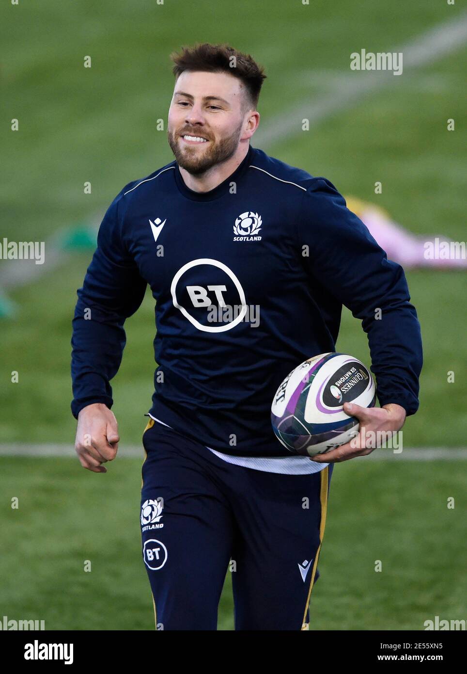 Edimburgo, . Scozia, Regno Unito. 26 Gennaio 2021. Guinness sei Nazioni Rugby. ScotlandÕs Ali Price durante la sessione di formazione scozzese presso l'Oriam Sports Centre, Riccarton, Edimburgo. Scozia, Regno Unito. Credit: Ian Rutherford/Alamy Live News. Credit: Ian Rutherford/Alamy Live News Foto Stock