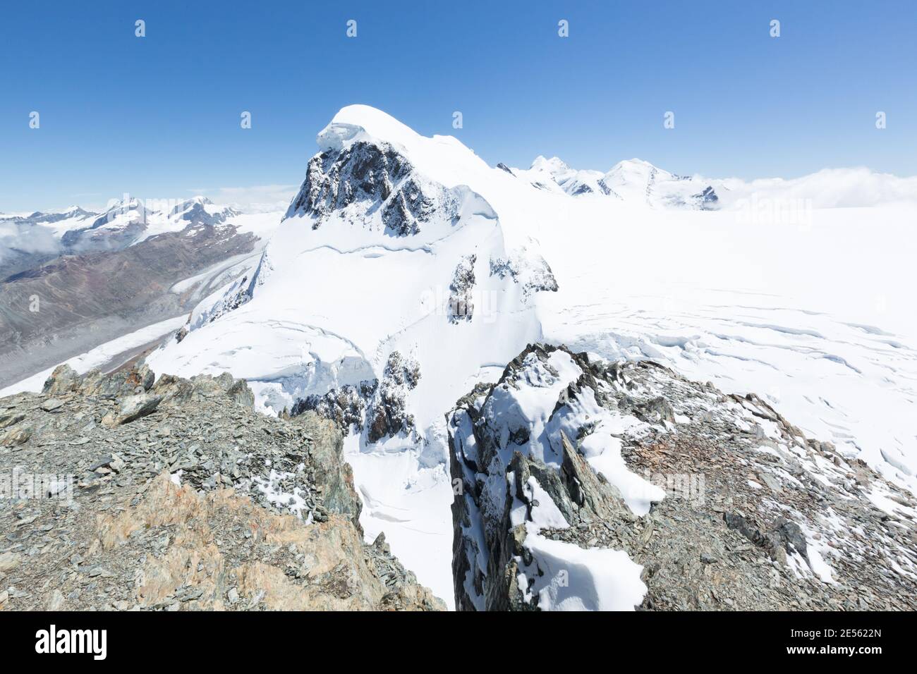 Monte Breithorn nelle Alpi svizzere dal paradiso del Ghiacciaio del Cervino Foto Stock