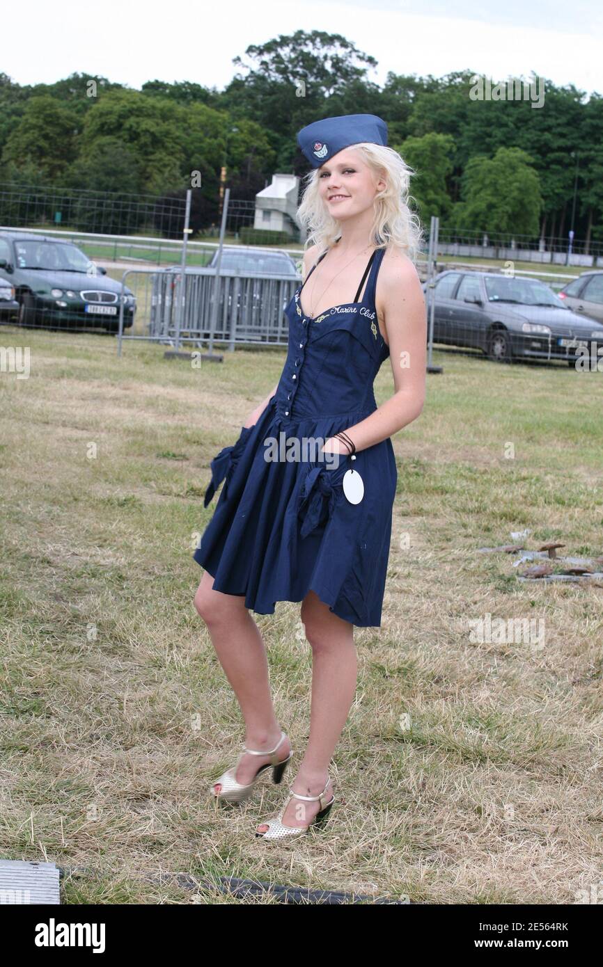 ESCLUSIVO. La cantante australiana Micky Green si pone per il nostro fotografo durante la sete del festival annuale di beneficenza e raccolta fondi di musica 'Solidays', che si tiene presso l'autodromo di Longchamp a Parigi, in Francia, il 4 luglio 2008. Foto di Denis Guignebourg/ABACAPRESS.COM Foto Stock