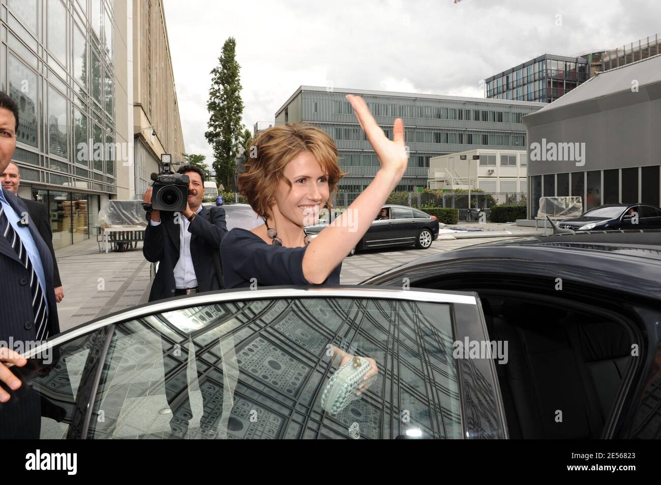 La prima Signora siriana Asma al Assad lascia l'IMA (Istituto del mondo arabo) a Parigi, Francia, il 12 luglio 2008. Foto di Ammar Abd Rabbo/ABACAPRESS.COM Foto Stock