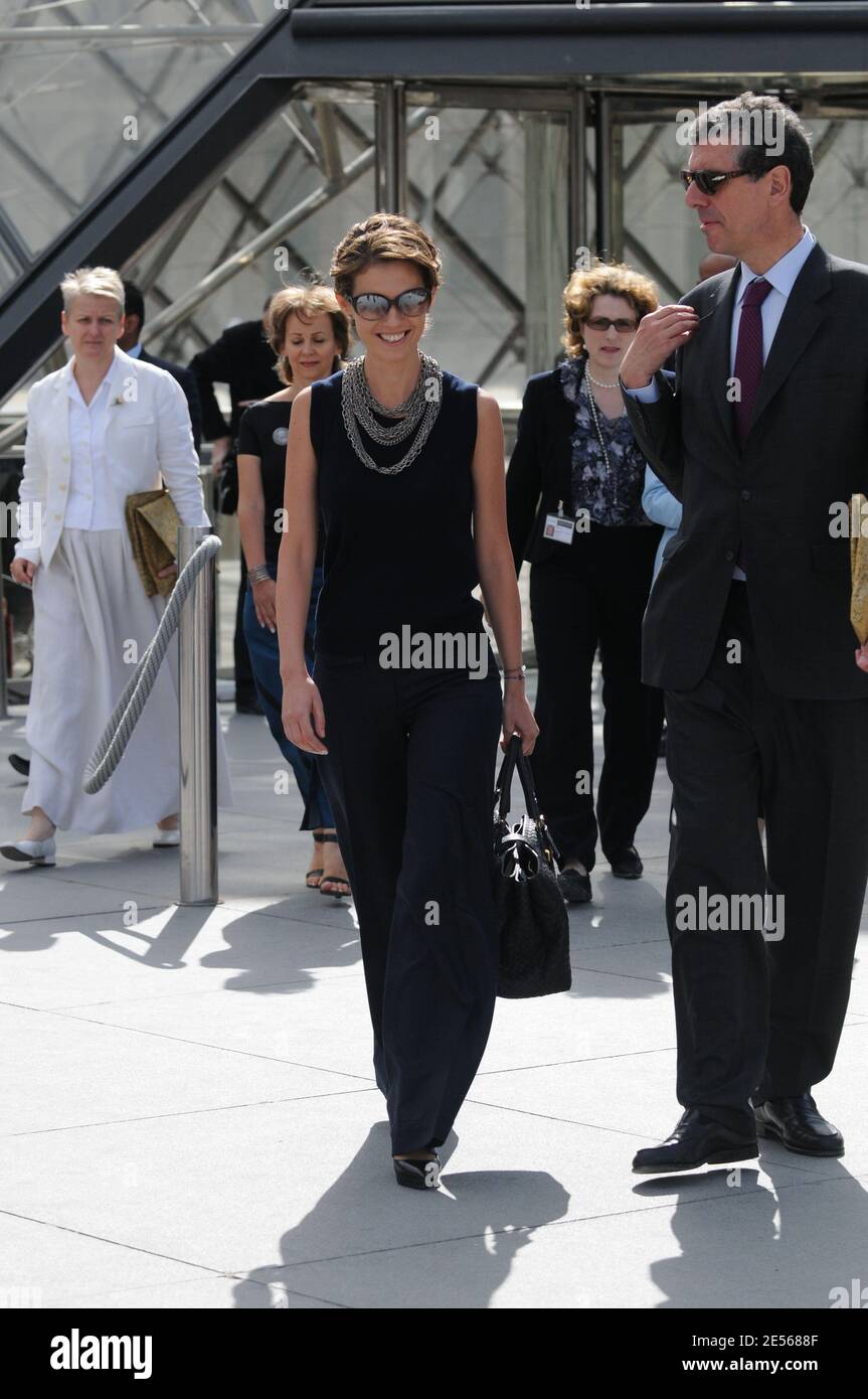Henri Loyrette e la prima Signora siriana Asma al Assad dopo la sua visita al museo del Louvre di Parigi, Francia, il 13 luglio 2008. Foto di Ammar Abd Rabbo/ABACAPRESS.COM Foto Stock