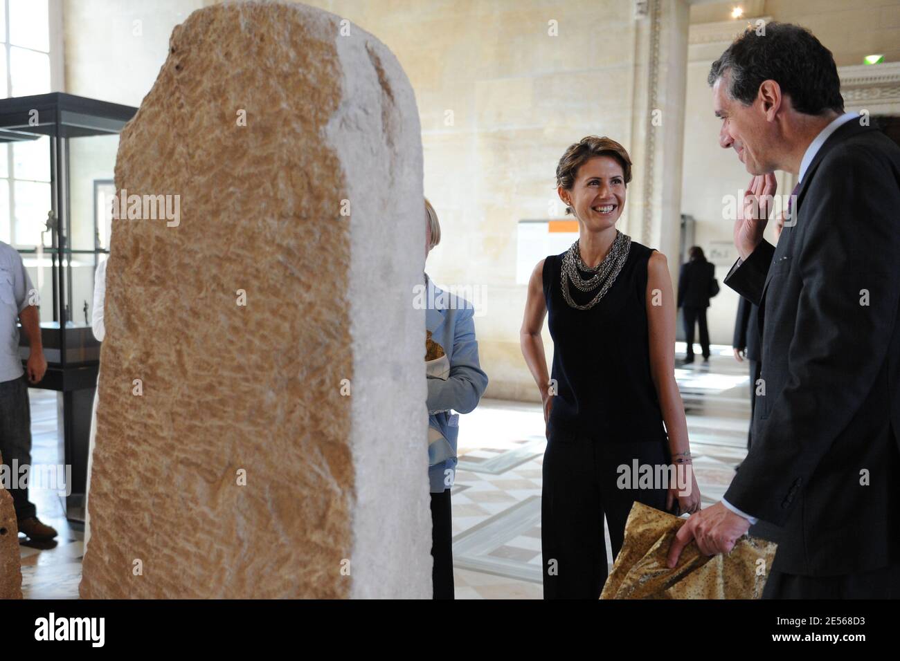 Prima Signora siriana Asma al Assad e Henri Loyrette Visita il museo del Louvre a Parigi, Francia, il 13 luglio 2008. Foto di Ammar Abd Rabbo/ABACAPRESS.COM Foto Stock
