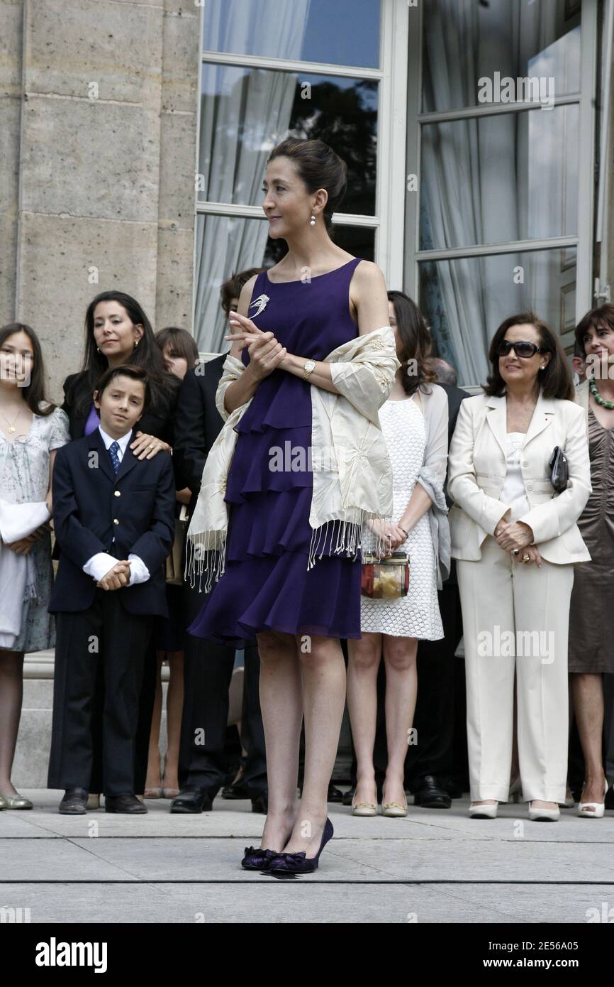 Ingrid Betancourt è stato premiato con la Legione d'onore dal presidente francese Nicolas Sarkozy durante il 14 luglio tradizionale Garden Party presso l'Elysee Palace di Parigi, Francia, il 14 luglio 2008. Foto di Benainous-Hounsfield/piscina/ABACAPRESS.COM Foto Stock