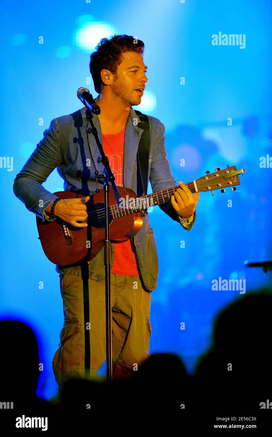 Il cantante francese Christophe Mae suona per la Fight AIDS Association della principessa Stephanie a Monaco, il 25 luglio 2008. Foto di Thierry Orban/ABACAPRESS.COM Foto Stock
