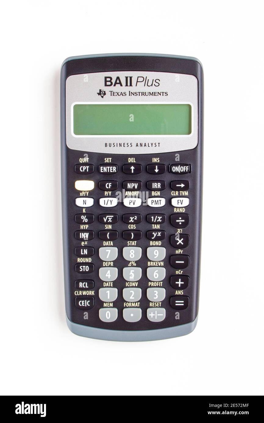 Calgary, Alberta. Canada. 25 gennaio 2021. Texas Instruments BA II Plus calcolatore finanziario Foto Stock