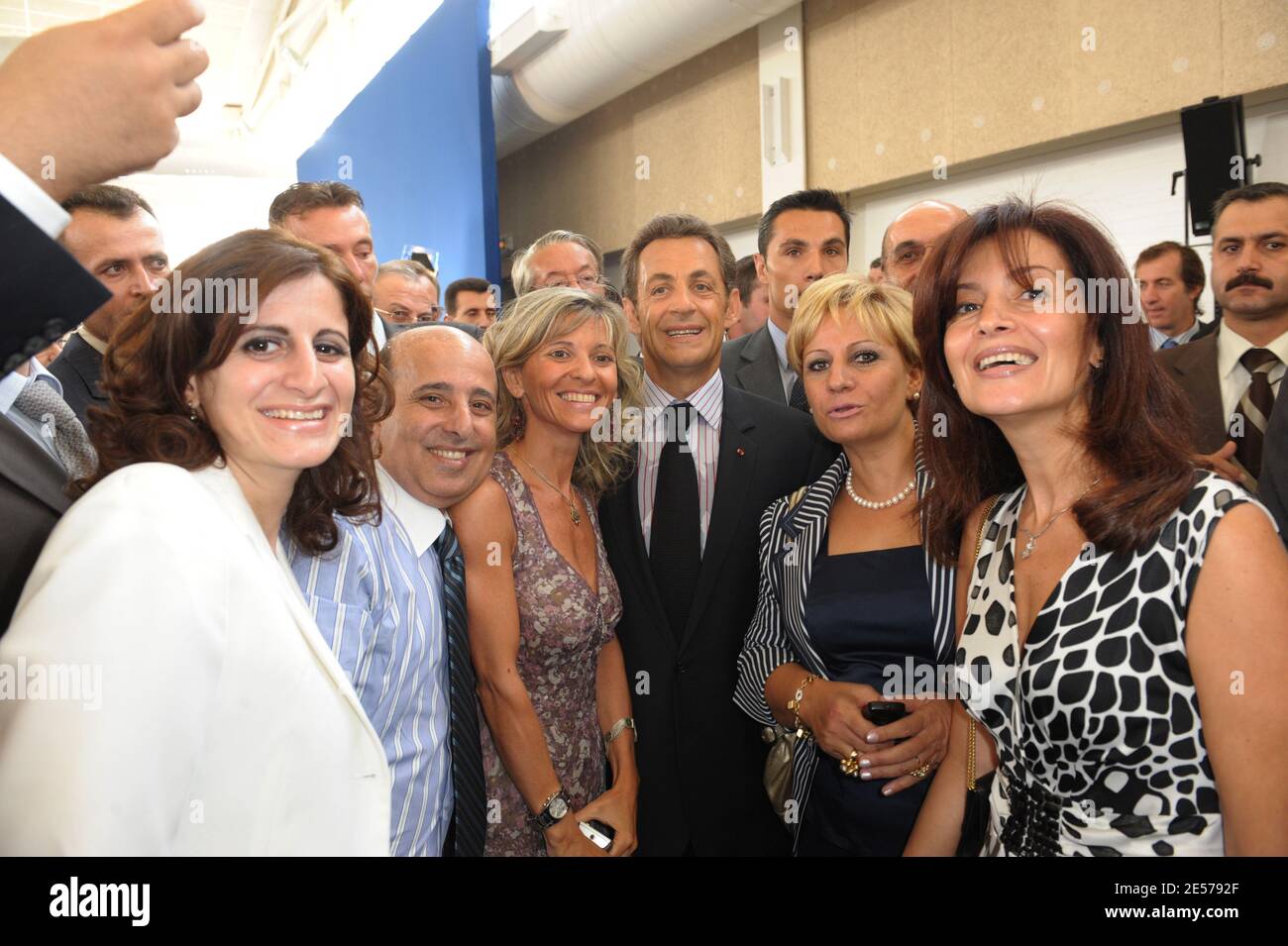 Il presidente francese Nicolas Sarkozy inaugura la scuola superiore "Charles De Gaulle" e si rivolge ai membri della comunità francese a Damasco, in Siria, il 4 settembre 2008, il secondo giorno della sua visita in Siria. Foto di Ammar Abd Rabbo/ABACAPRESS.COM Foto Stock