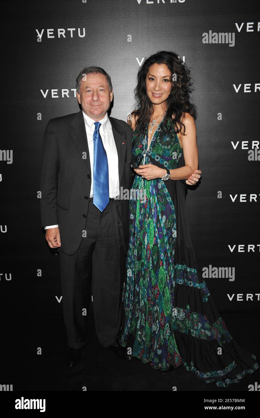 Jean Todt e Michelle Yeoh partecipano a una festa per promuovere il nuovo cellulare Vertu firma al Petit Palais a Parigi, Francia il 11 settembre 2008. Foto Thierry Orban/ABACAPRESS.COM Foto Stock